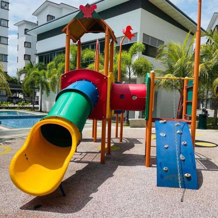 Wallaway2Stay Kiara Nilai Apartment 3 Bedroom Экстерьер фото